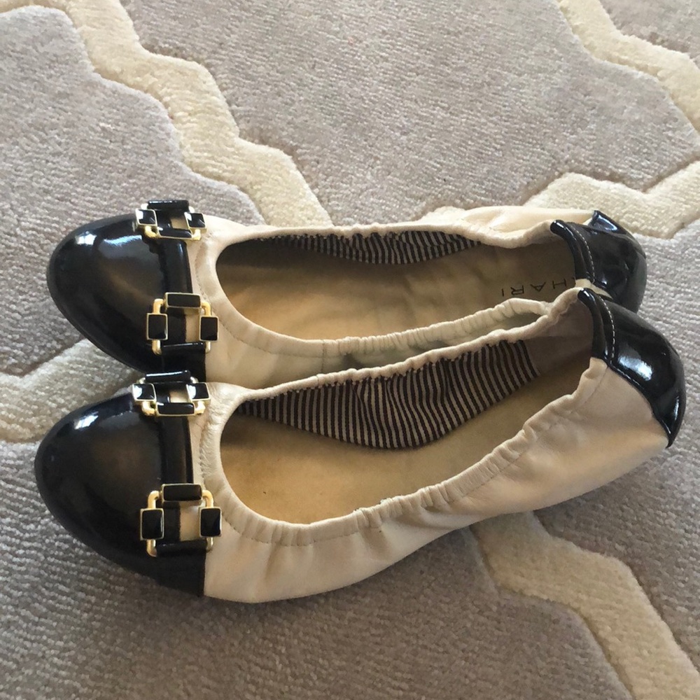 Tahari Gloria Ballerina Flats size: 9